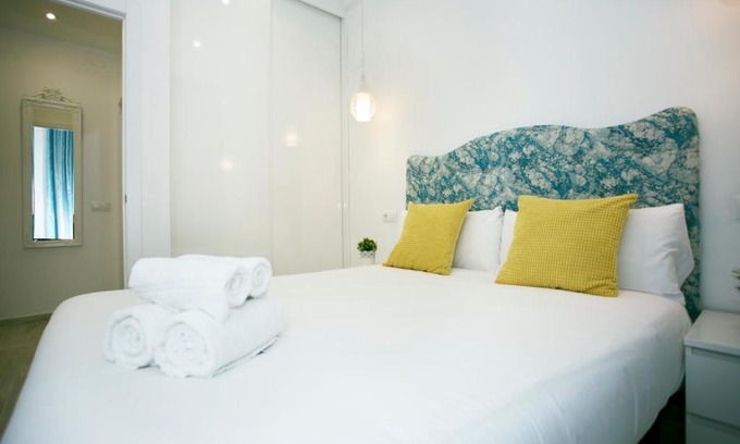 Torremolinos Apartment | MONKÓ CENTER, GARDEN & POOL o