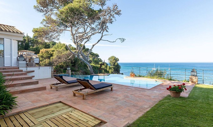 Sa Riera Villa | My Rental Homes | Villa Bellalta with sea view and infinity pool
