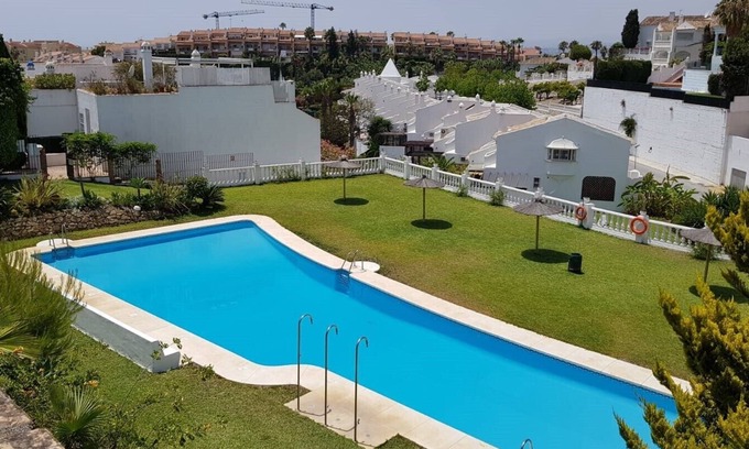 Torrequebrada House | Nice and fresh townhouse in a lung area near the beach and golf course.