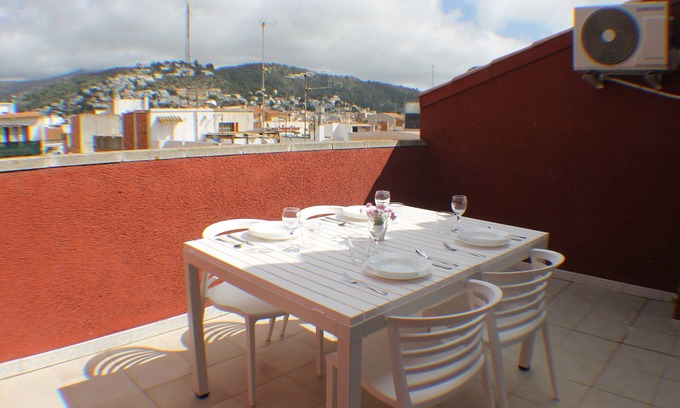 Roses Town Center Apartment | Pi Sunyer 4 4B - Studio Apartment, Sleeps 2