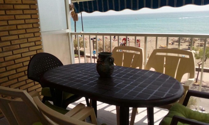 Fuengirola City Centre Apartment | piso primera linea de playa en fuengirola recien reformado