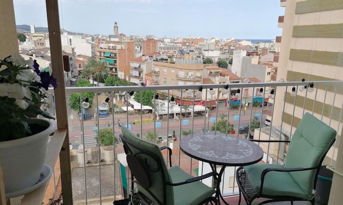 Calella Apartment | Playa, terraza, aire acondicionado, parking