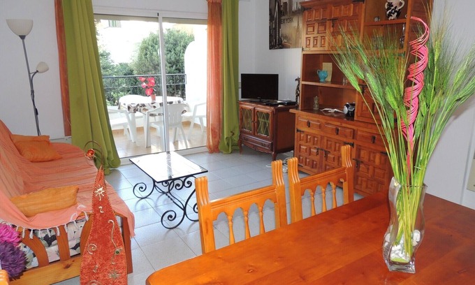 Roses Town Center Apartment | PROA 1 4 Roses