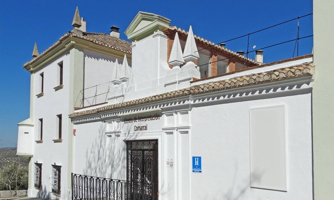 Moclin Hostel | Rural house for large groups. Spacious halls and rooms with their own bathroom.