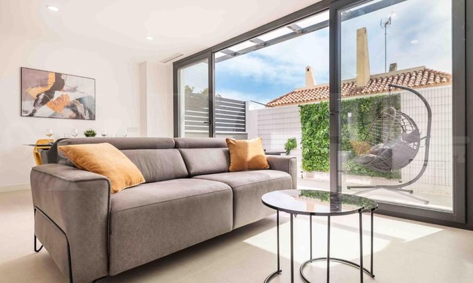 Carihuela House | Seaview house with rooftop pool, game room, parking REMS