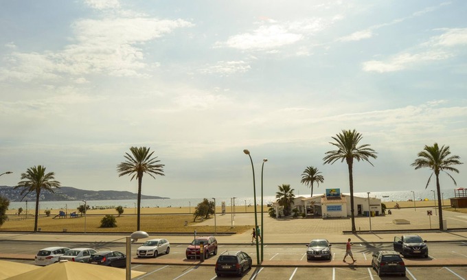 Empuriabrava Apartment | Spectacular apartment with parking and sea views