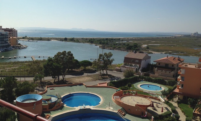 Santa Margarida Apartment | STUDIO 4 PEOPLE AGAIN STUNNING VIEWS