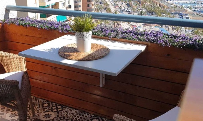 Fuengirola City Centre Apartment | Studio in Fuengirola with sea views