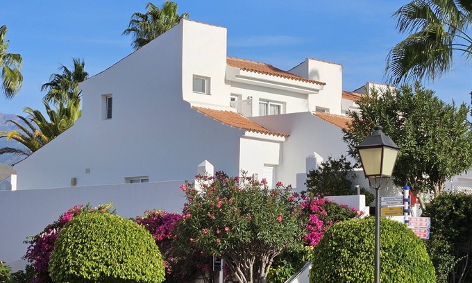 San Miguel de Abona Villa | Sunningdale Villa Tenerife.Heated Pool Entertainment Activities Holiday Complex