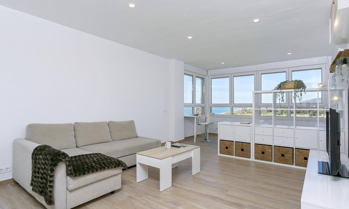 Malaga Apartment | Sunstay Flat I Guadalmar Seaview