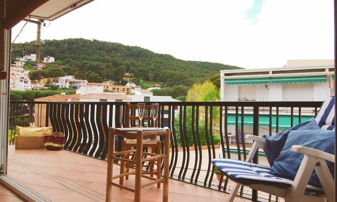 Tamariu Apartment | Tamariu Pescadors - Free Wi-Fi and a spacious and sunny balcony!