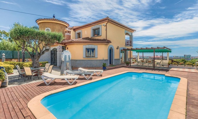 Pineda de Mar House | This luxurious vacation home makes the hearts beat faster.