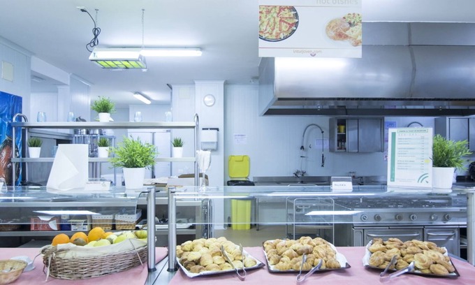 Carihuela Hostel | Torremolinos Inturjoven Youth Hostel