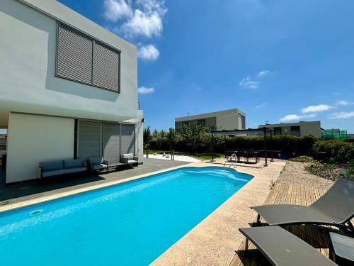 Arenys de Mar Villa | Villa ∙ 4 bedrooms ∙ 8 guests