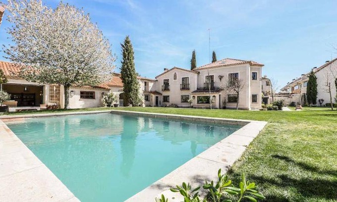 Avila Villa | Villa ∙ 6 bedrooms ∙ 12 guests