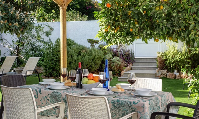 Torremolinos Villa | Villa Conchita By Seric, 15 'walking to the beach