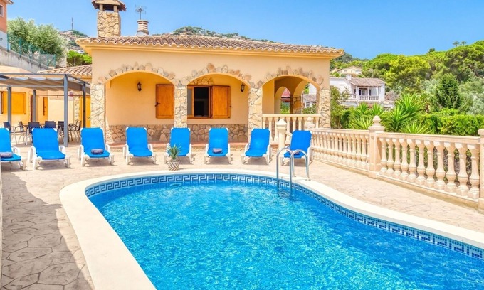 Lloret de Mar Villa | Villa "Costacabana - Sarai" with Private Pool, Private Terrace und Wi-Fi