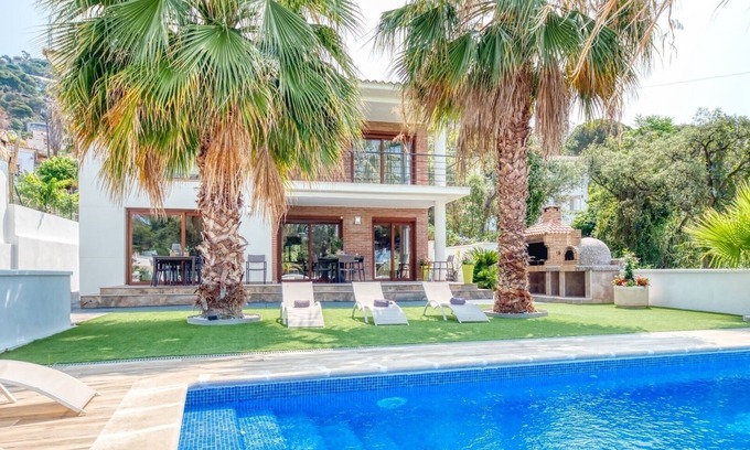 Lloret de Mar Villa | Villa "Costacabana - Marcella" with Private Pool, Private Terrace & Wi-Fi