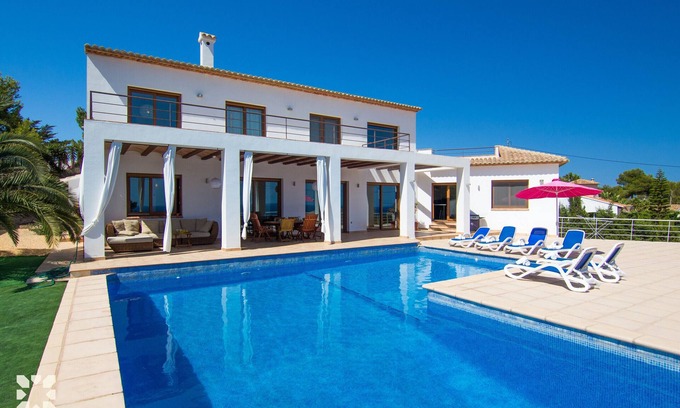 Urbanitzacio la Fustera Villa | Villa FUSTERA by Abahana Villas