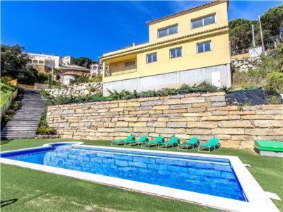 Lloret de Mar Villa | Villa Route