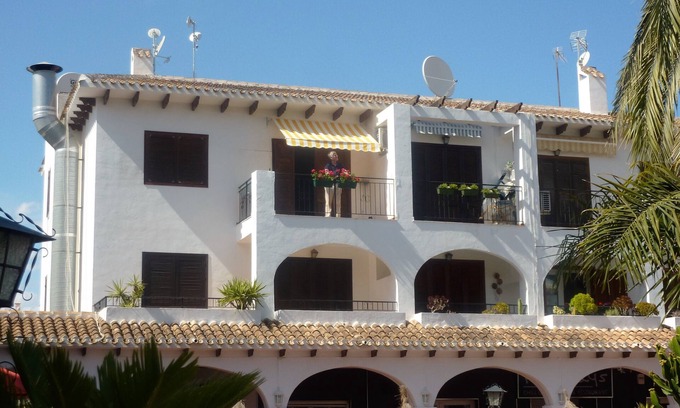 Orihuela Costa Apartment | Well maintained Sunny Apartment overlooking Villa Plaza near all amenities,