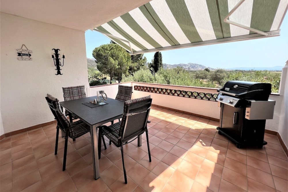 El Mas Bosca Apartment | NEW in holiday rentals 2023. Comfortable apartment - sea view for max. 4 people