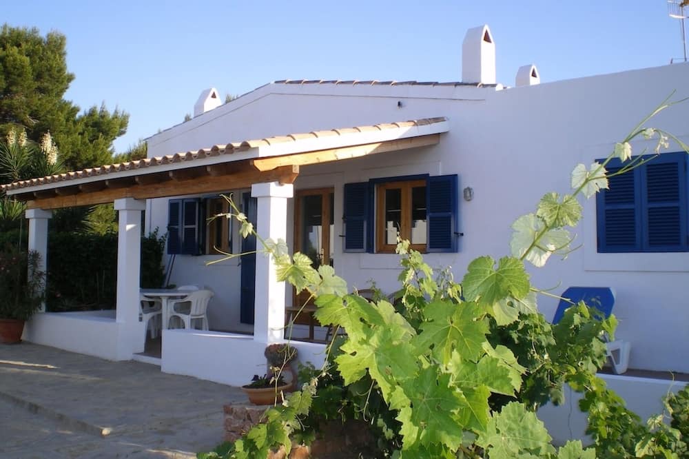Sant Francesc Xavier House | Holiday Home 'Casa 2-H' with Private Terrace, Private Garden and Wi-Fi