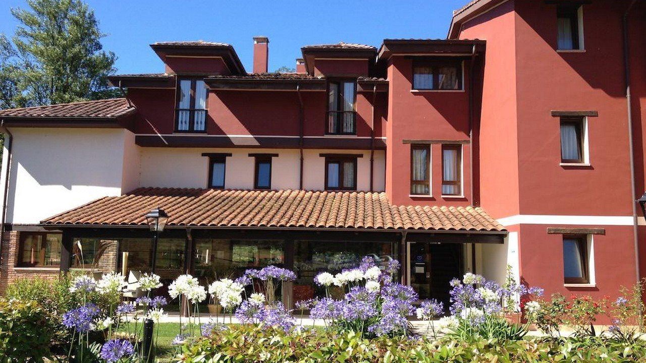 Photo of Buildings in Cruce La Venta