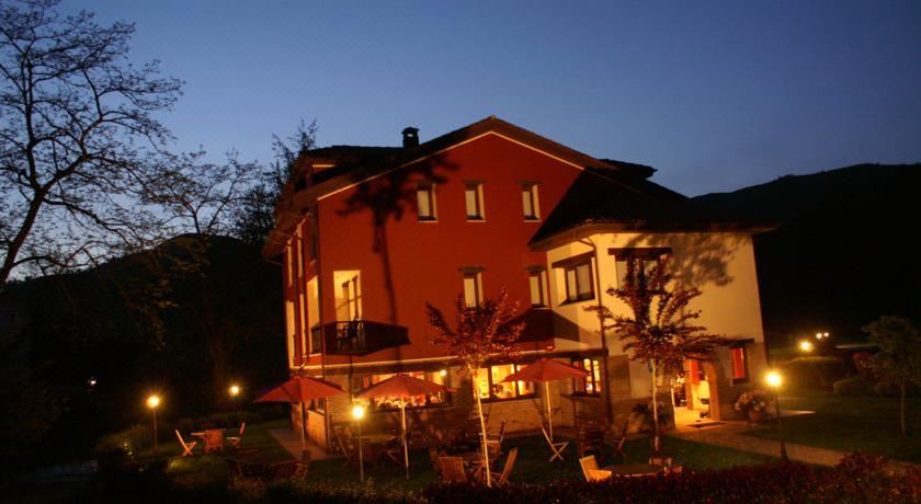 Photo of Buildings in Cruce La Venta