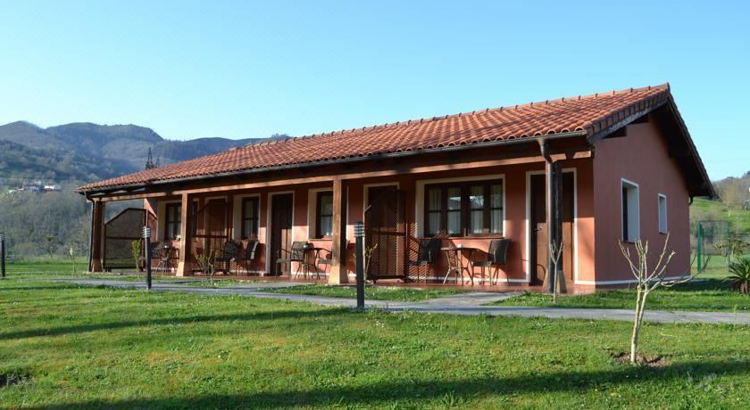 Photo of Buildings in Cruce La Venta