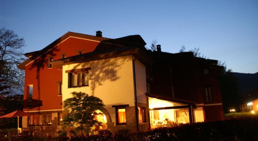 Photo of Buildings in Cruce La Venta