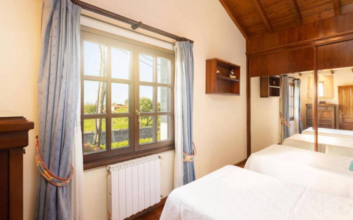 Photo of Bedroom in Naves