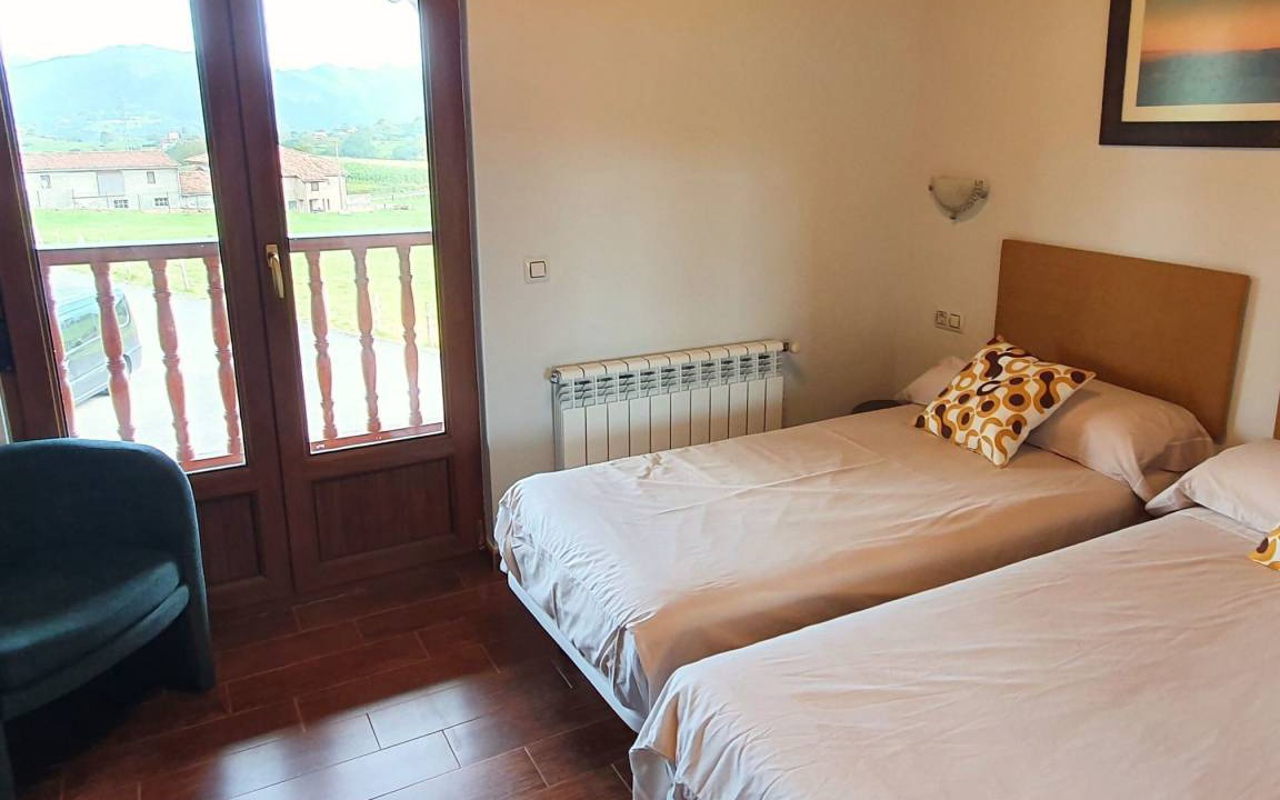 Photo of Bedroom in Parres