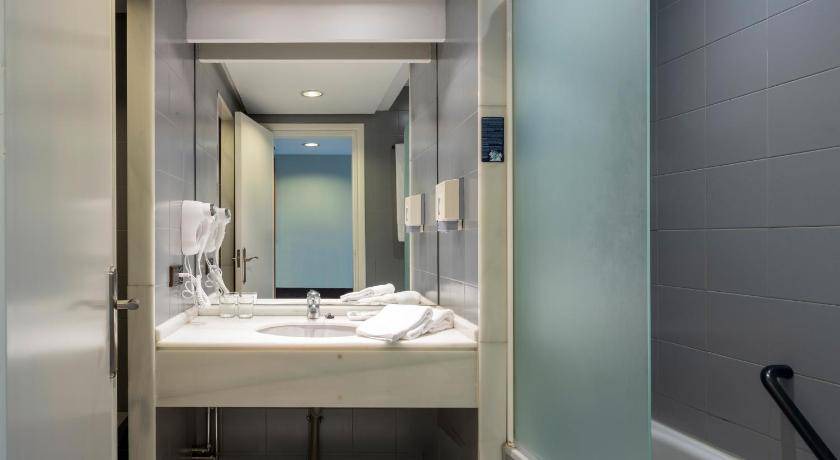 Photo of Bathroom in Logrono City Centre