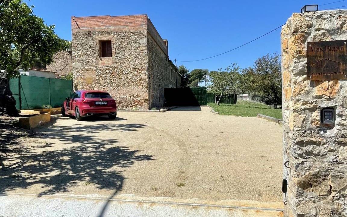 Photo of Buildings in Pals