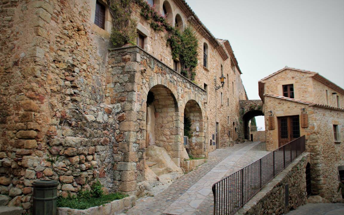 Photo of Buildings in Pals