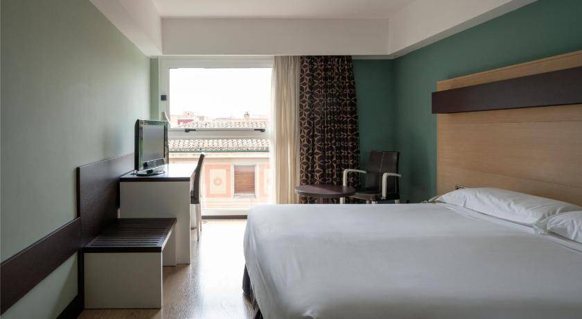 Photo of Bedroom in Logrono City Centre