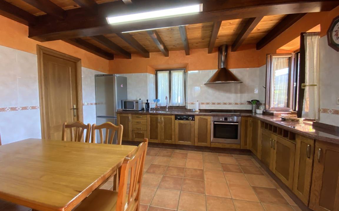 Photo of Kitchen in Parres