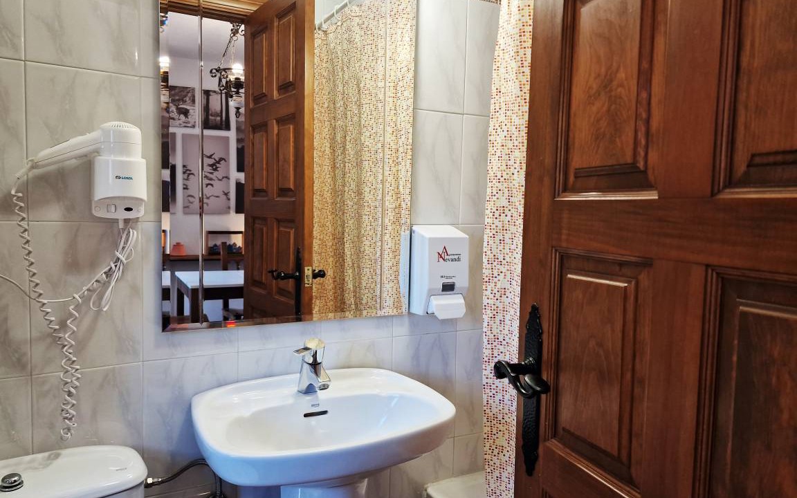 Photo of Bathroom in Pido