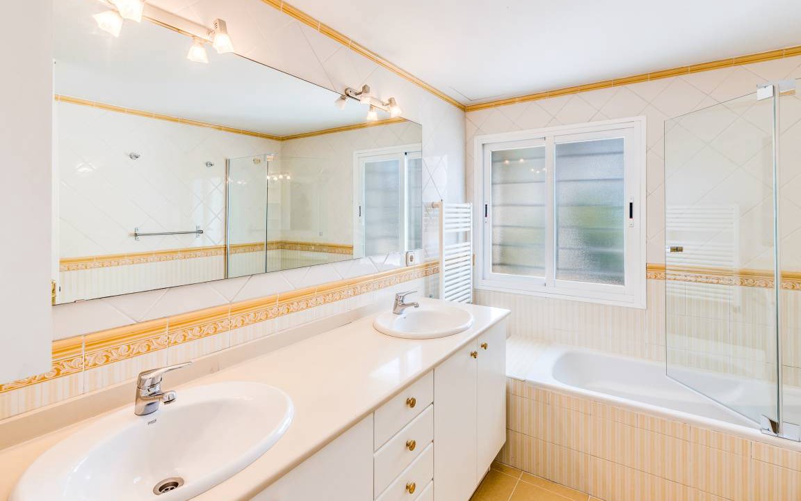Photo of Bathroom in Son Armadams