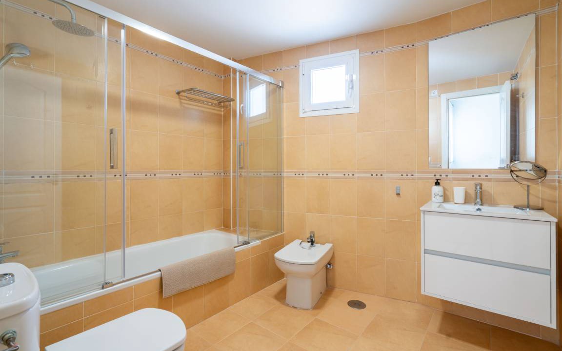 Photo of Bathroom in Vista de los Angeles-Rumina