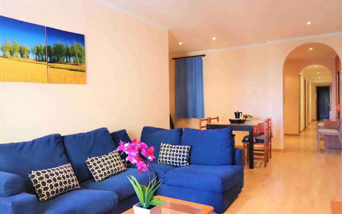 Photo of Livingroom in Roses Town Center