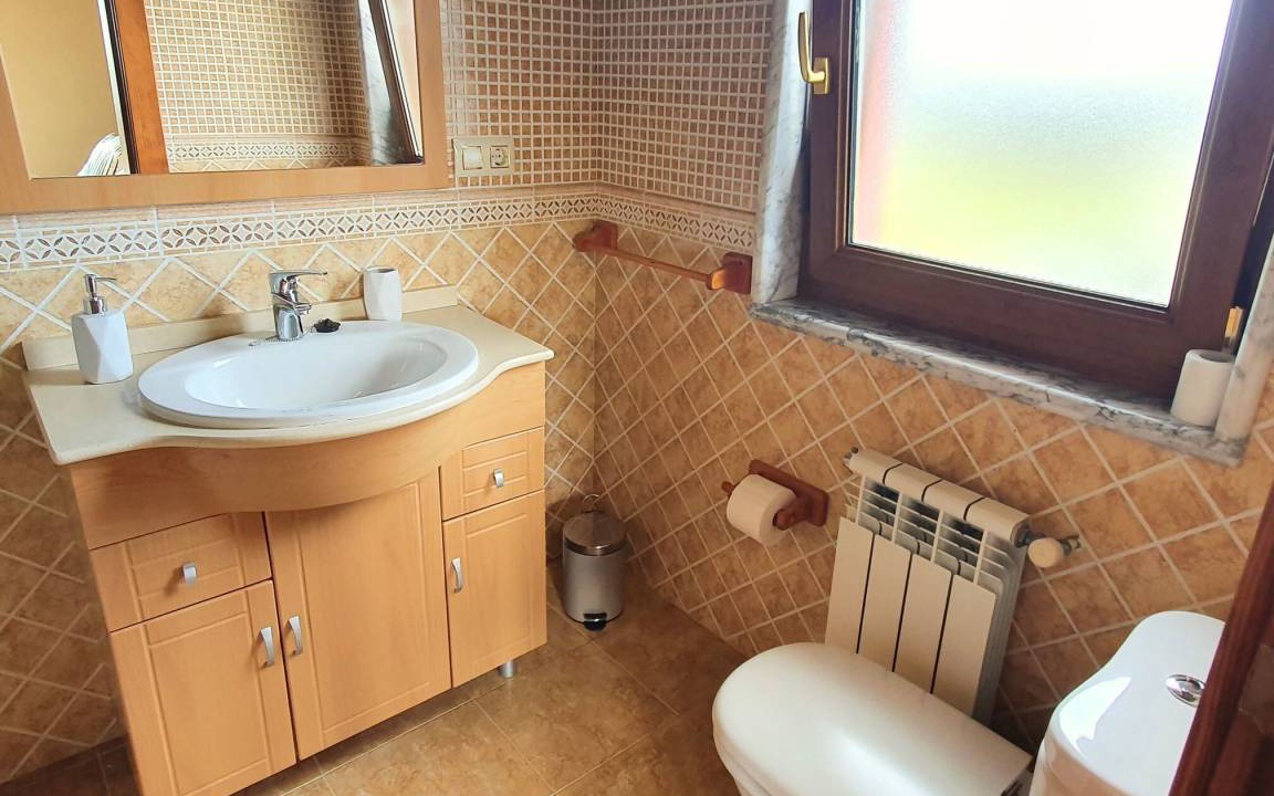 Photo of Bathroom in Parres