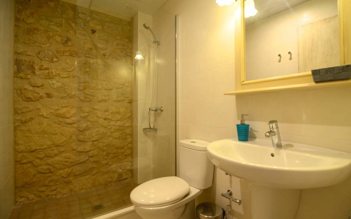 Photo of Bathroom in Pals