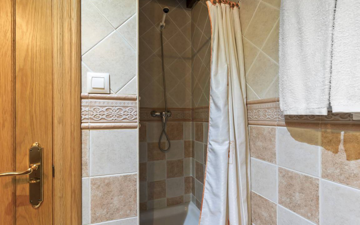 Photo of Bathroom in Llenin