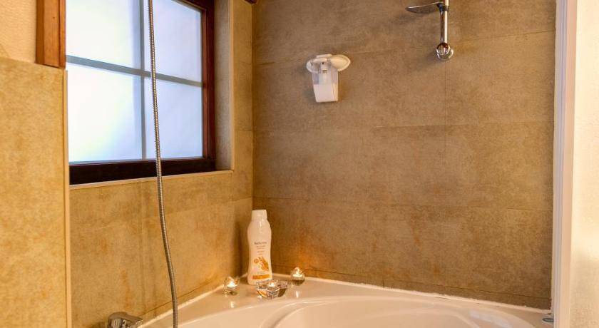 Photo of Bathroom in Adahuesca