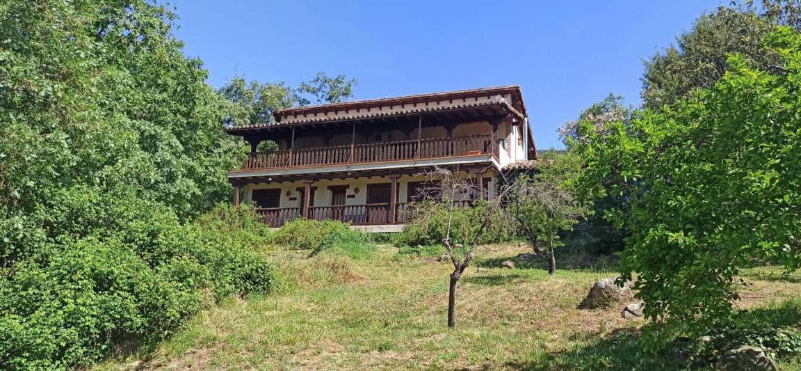 Photo of Buildings in Candeleda