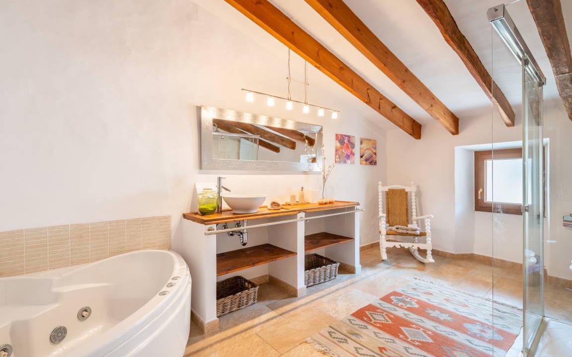 Photo of Bathroom in Biniaraix
