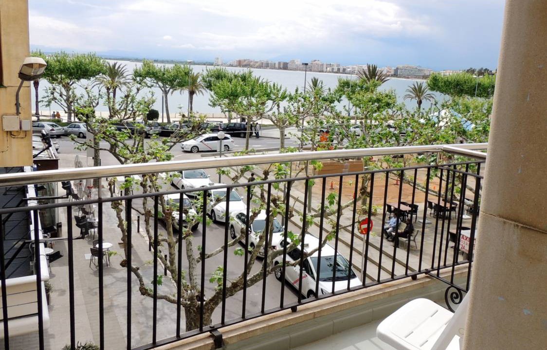 Photo of Patio Balcony in Roses Town Center