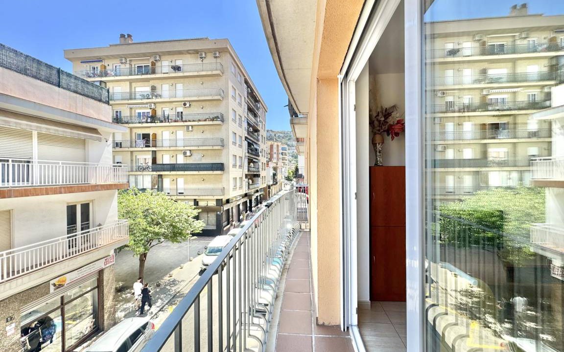 Photo of Patio Balcony in Roses Town Center